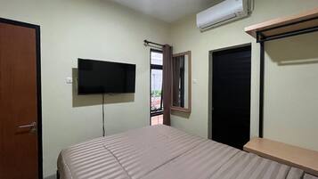 Free WiFi, bed sheets