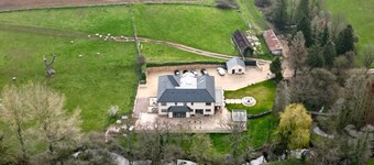 Glamorous Wiltshire Home and Beautiful Garden - 10 Bedrooms