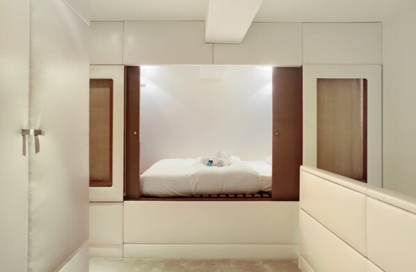 Apartment | 1 bedroom, iron/ironing board, bed sheets
