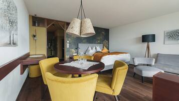 2 bedrooms, WiFi, bed sheets, wheelchair access