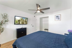 5 bedrooms, iron/ironing board, WiFi, bed sheets