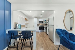 Coffee/tea maker, fridge, microwave, oven - Central Phoenix Apt w/ Pool & Gazebo (Phoenix)