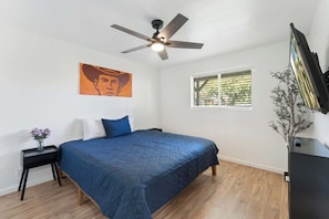 Iron/ironing board, WiFi, bed sheets - Central Phoenix Apt w/ Pool & Gazebo (Phoenix)