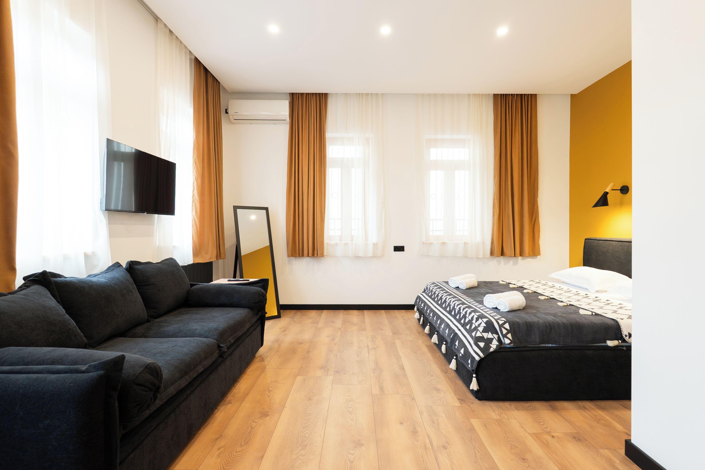 1 bedroom, iron/ironing board, WiFi (free), bed sheets