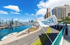 Marina - @ Marbella Lane – Dreamy Sunset Views by the Sea (Honolulu)