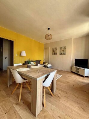 Interior - Appartement Confort Laval Centre ! (Laval)