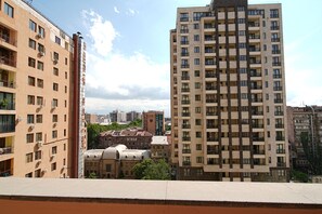 Deluxe Apartment, 2 Bedrooms, Balcony, Courtyard View | Balcony view