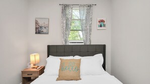 Unclassified image, 2 of 31, button - Comfortable 1BR in Northside • Long-Term Ready (Houston)