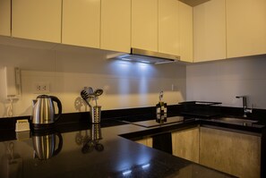 Fridge, microwave, stovetop, coffee/tea maker - w* | Exceptional 1BR w/ Balcony  in San Isidro (San Isidro)