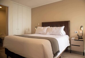 2 bedrooms, desk, iron/ironing board, WiFi