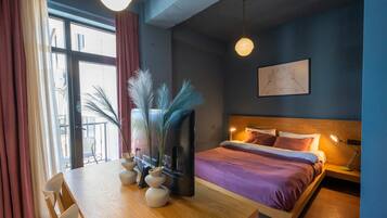 Caja de seguridad en la habitación y escritorio