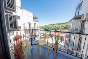 Appartement, vue cour intérieure | Vue depuis le balcon