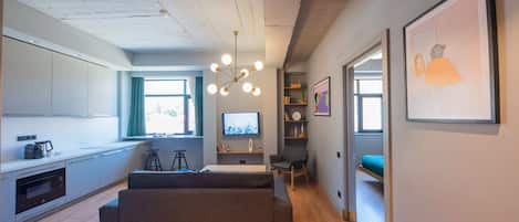 Apartment, 1 Bedroom, City View | Living room