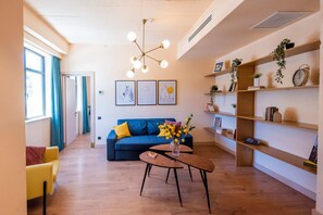 Apartment, 2 Bedrooms, City View | Living room