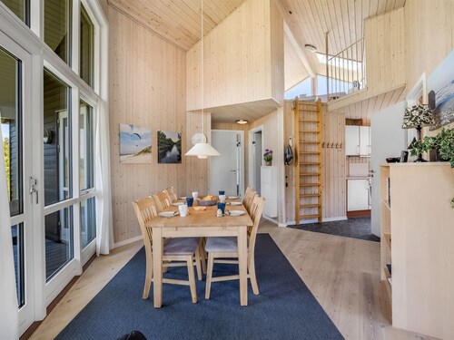 "Ernesta" -  from the sea by Interhome