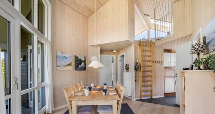 "Ernesta" - from the sea by Interhome