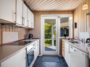 Fridge, microwave, dishwasher, cookware/dishes/utensils