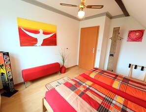 2 bedrooms, iron/ironing board, WiFi, bed sheets