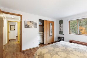 3 bedrooms, iron/ironing board, free WiFi