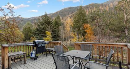 Enjoy a quiet neighborhood setting with quick access to downtown Missoula, local trails, and the Clark Fork River. Whether you're here to relax or explore, this bright and inviting space is the perfect base.