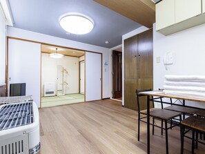 Design Quadruple Room, Non Smoking, Shared Bathroom (Pet friendly,A) | Free WiFi - Tabist JKN Twin Hotel (Asahikawa)