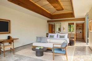 Villa, 1 habitación, alberca privada | Artículos del minibar gratis y caja de seguridad en la habitación 