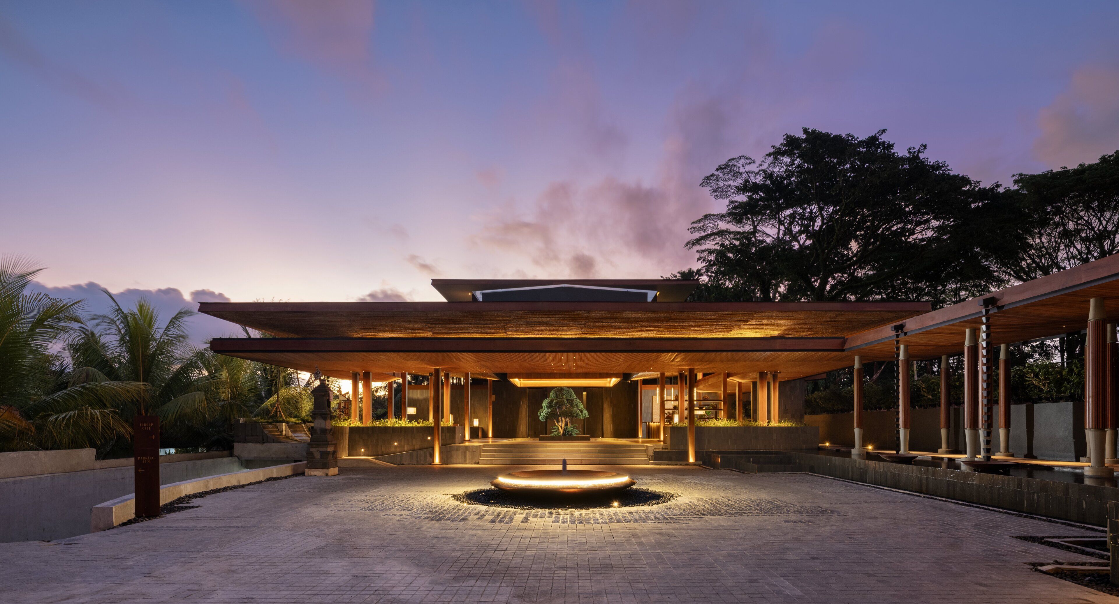 Pintu masuk properti