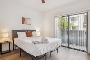 2 habitaciones, escritorio, tabla de planchar con plancha y wifi 