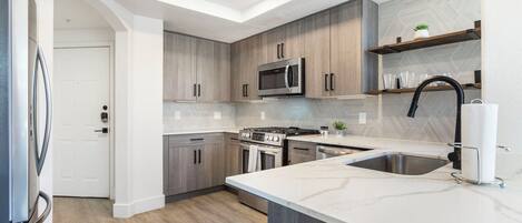 Fridge, microwave, oven, stovetop