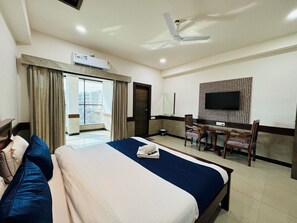 Executive Room | Premium bedding, free WiFi, bed sheets - Col's Hotel Uphaar (Ujjain)