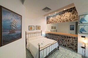 Comfort Quadruple Room | Desk, blackout drapes, iron/ironing board, free WiFi - Hotel Pietra Verde (Otranto)