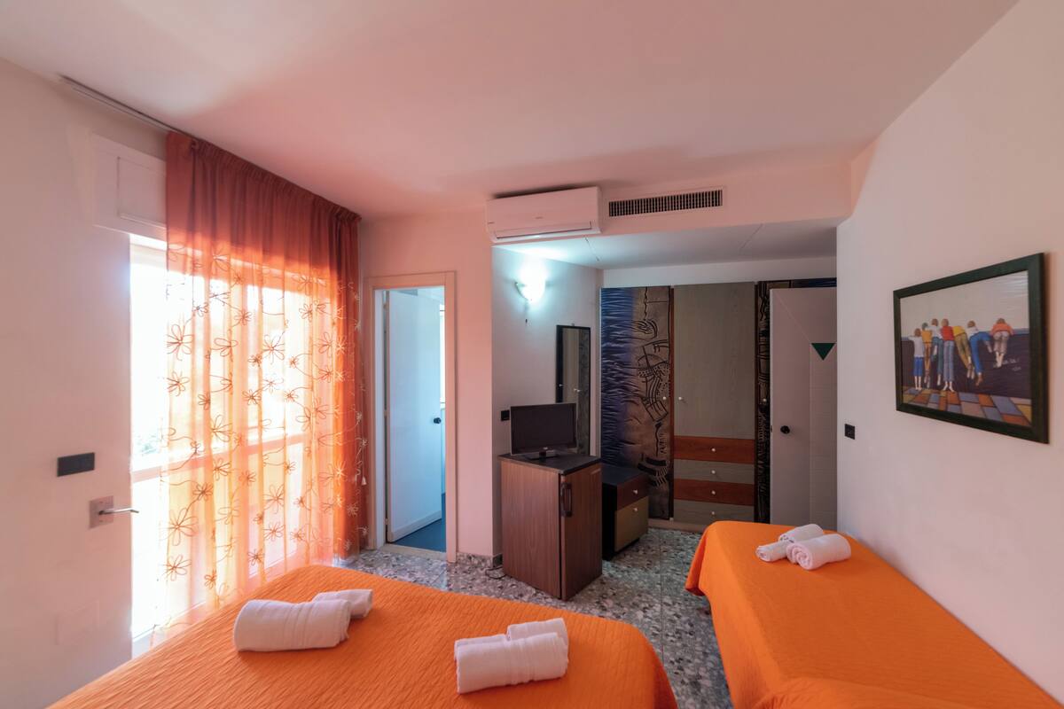 Comfort Triple Room, Balcony | Desk, blackout drapes, iron/ironing board (on request), WiFi (free)