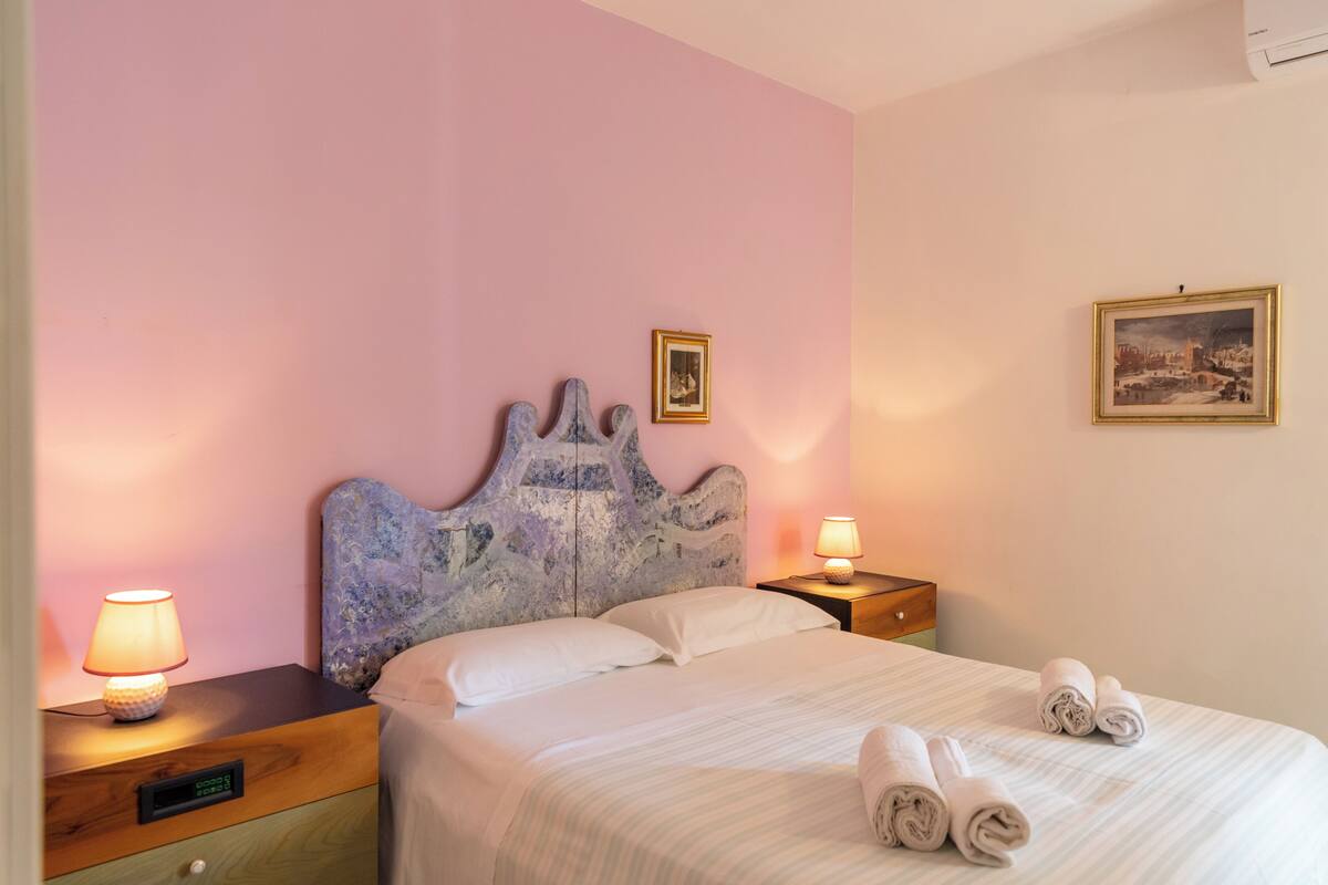 Comfort Room, Balcony | Desk, blackout drapes, iron/ironing board (on request), WiFi (free)