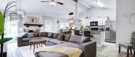 Smart-TV, bordtennis og kontorer