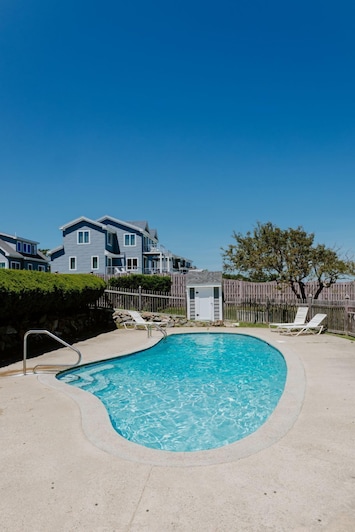 Communal pool