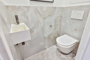 House | Bathroom
