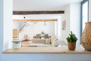 Smart TV, fireplace - Beautiful family house sleeps 9 near the castle in Dampierre (Dampierre-en-Yvelines)