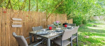 Beautiful family house sleeps 9 near the castle in Dampierre