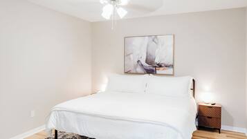 2 chambres, fer et planche à repasser, Wi-Fi gratuit, draps fournis