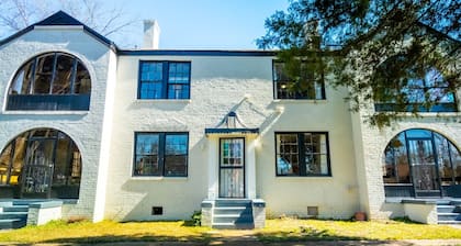 Cozy 2BR Cloverdale Home | Pet-Friendly Stay