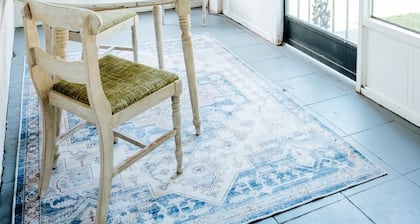 Chic 2BR Getaway | Pets Welcome in Cloverdale
