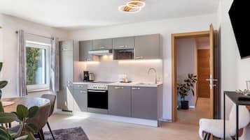 Kühlschrank, Ofen, Herdplatte, Geschirrspüler