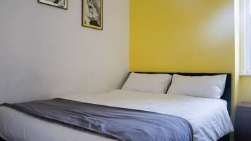 1 bedroom, desk, iron/ironing board, WiFi