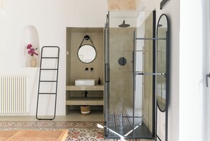 Apartment, 2 Schlafzimmer | Badezimmer | Haartrockner, Handtücher, Seife, Shampoo