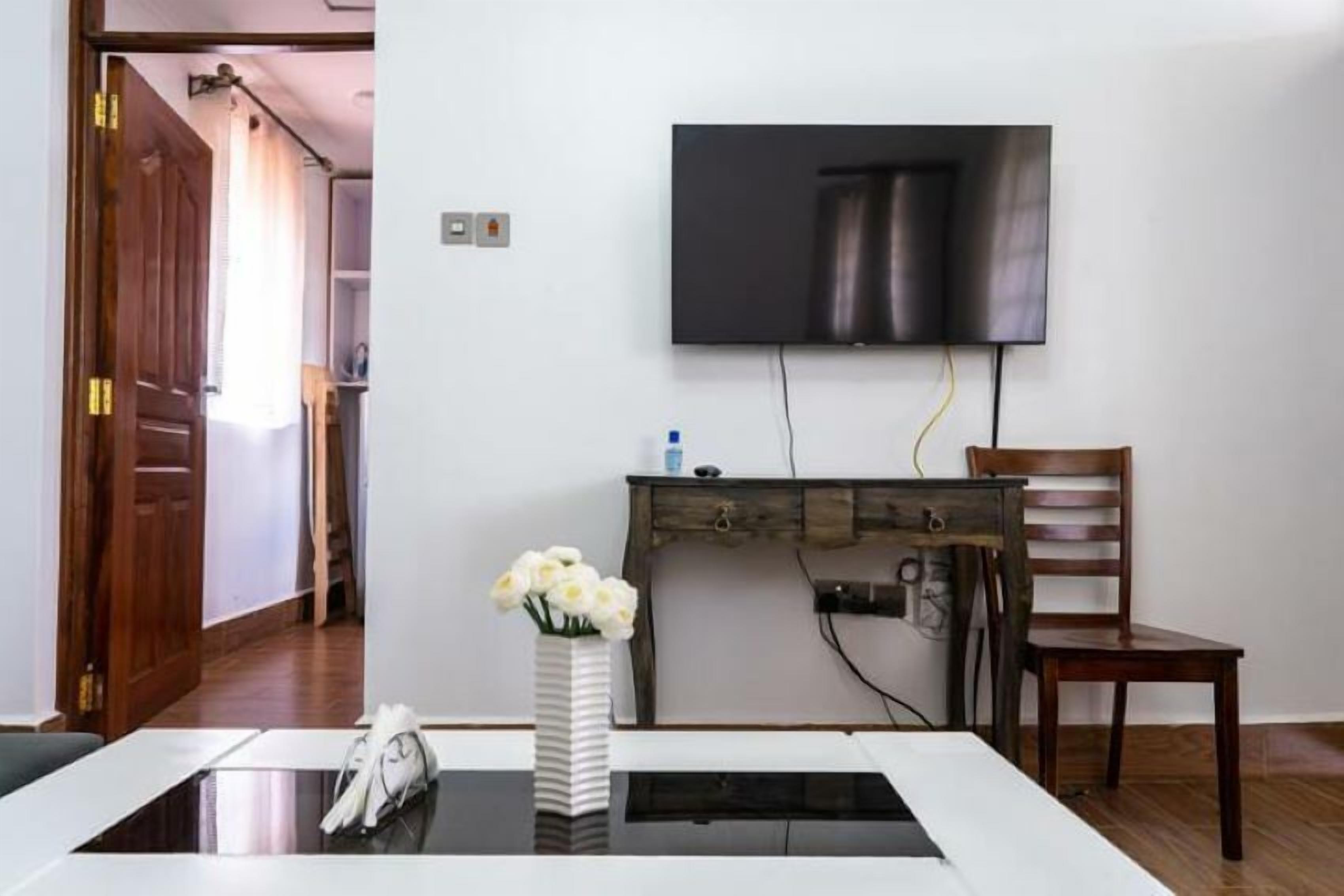 Apartamento clássico, sacada | Sala de estar | Smart TV 50 polegadas com canais a cabo, Netflix, filmes recentes