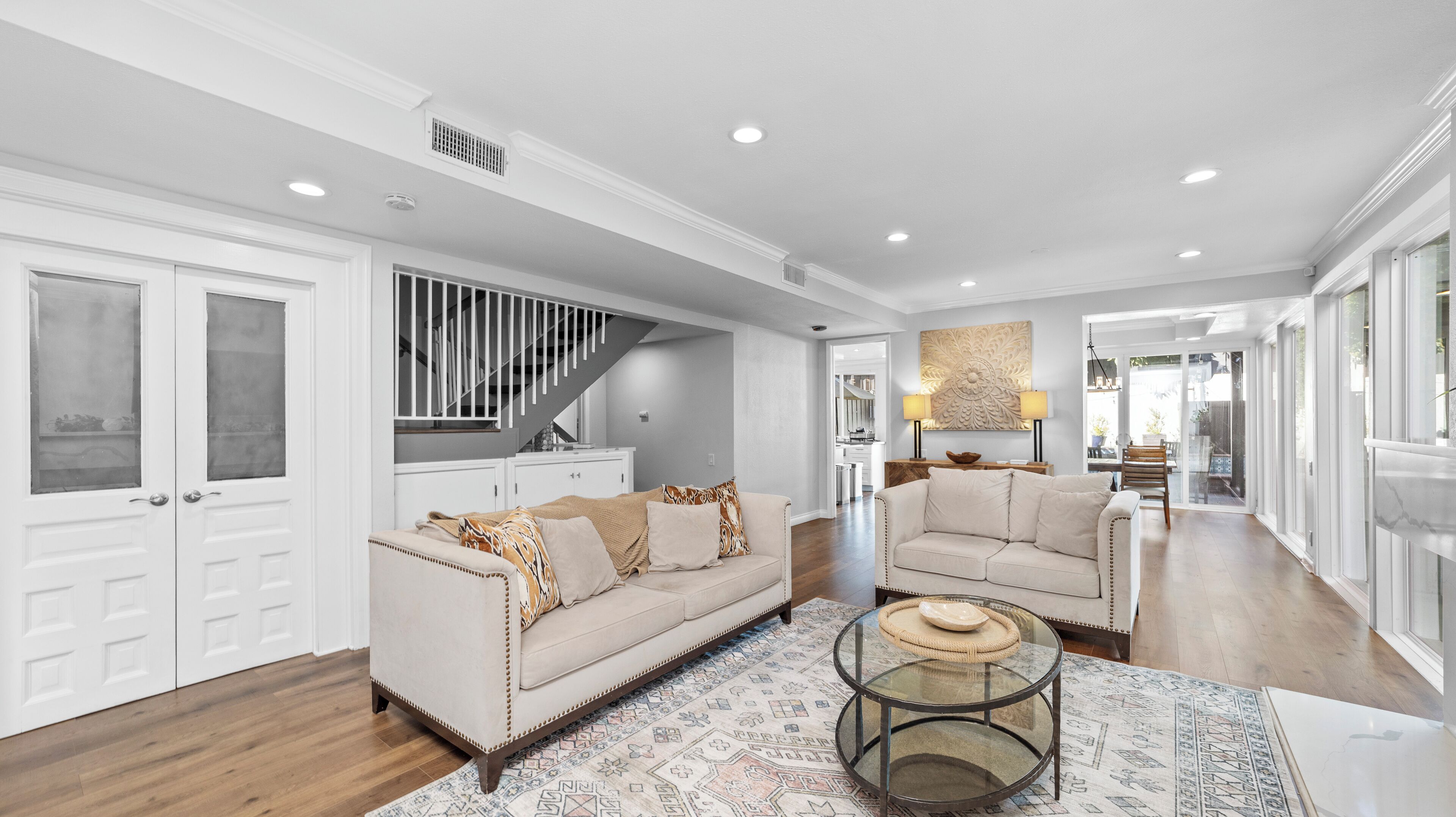 Smart TV, fireplace, offices