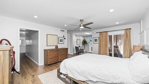 3 bedrooms, desk, iron/ironing board, free WiFi