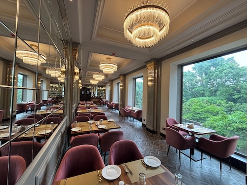 The Supreme Hotel and Banquet