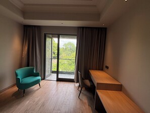 Superior-Doppelzimmer, Bergblick | Schreibtisch, laptopgeeigneter Arbeitsplatz, kostenloses WLAN