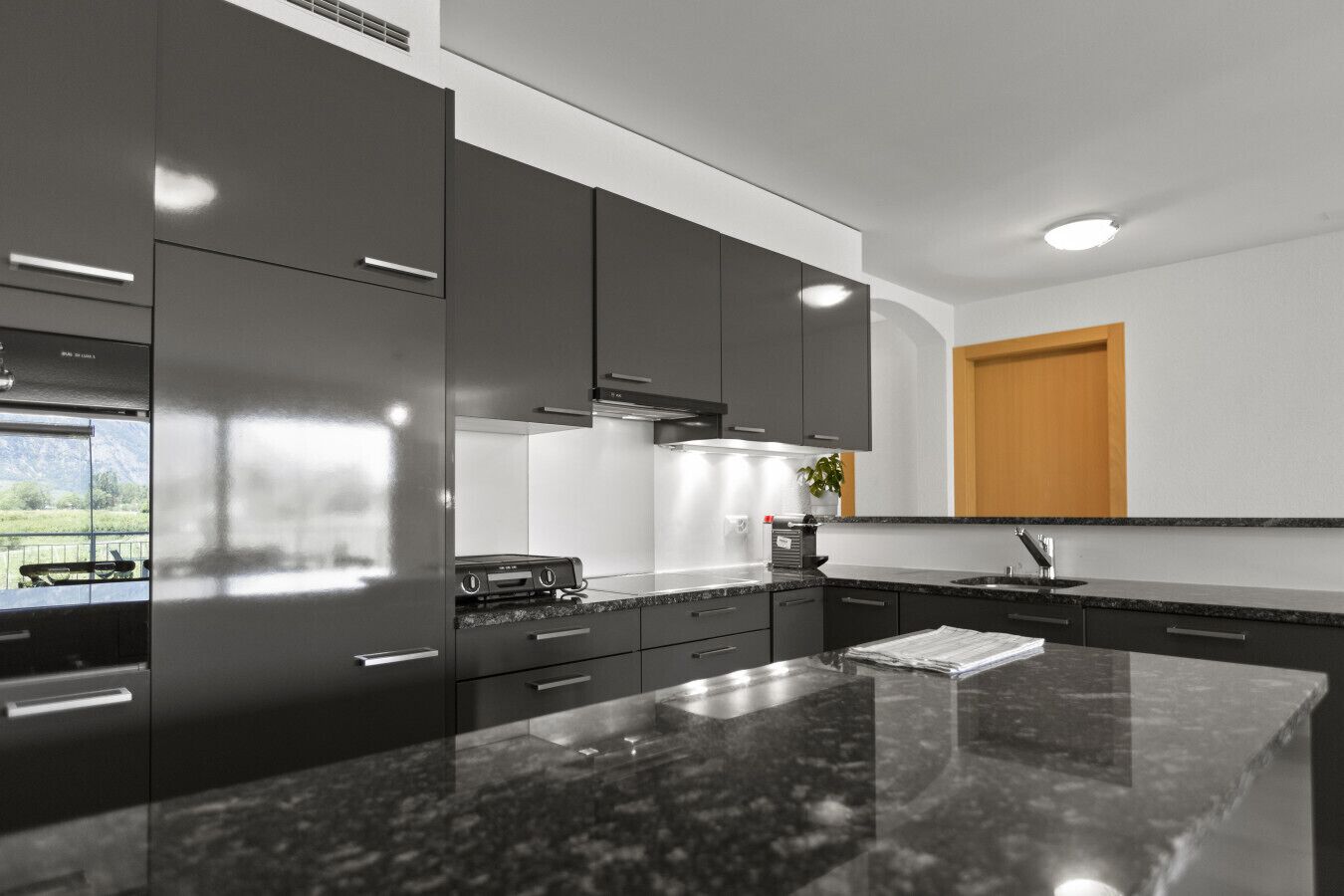 Microondas, horno, parrilla de estufa y lavavajillas 